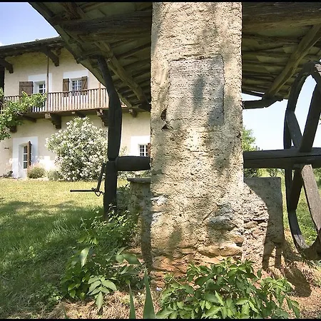مزرعة للإقامة Famiglia Al Castello Di Bagnolo Bagnolo Piemonte