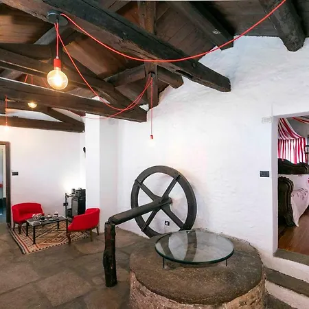 مزرعة للإقامة Famiglia Al Castello Di Bagnolo Bagnolo Piemonte