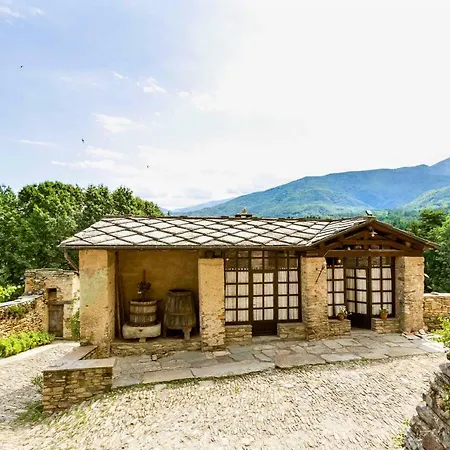 Famiglia Al Castello Di Bagnolo 팜스테이