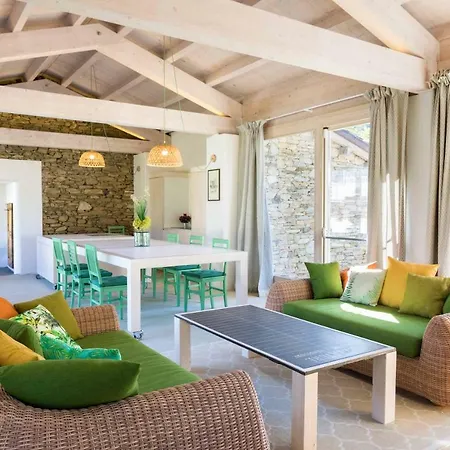 Famiglia Al Castello Di Bagnolo Κατάλυμα σε φάρμα